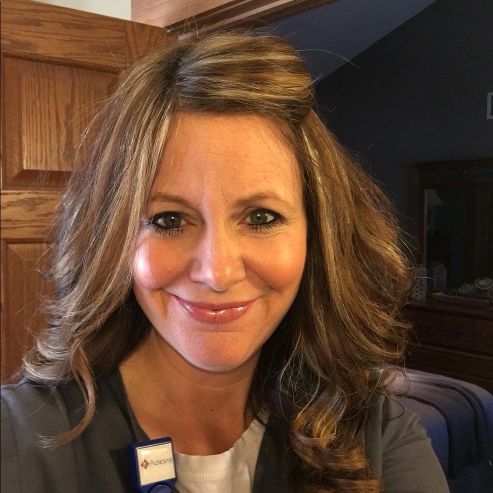 Meet your Posher, Stacy